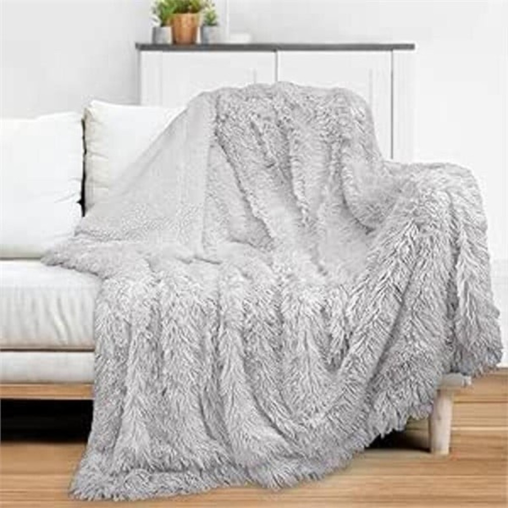 Martha Stewart Plush Faux Fur Throw, 50" x 60 ( brand new open box)